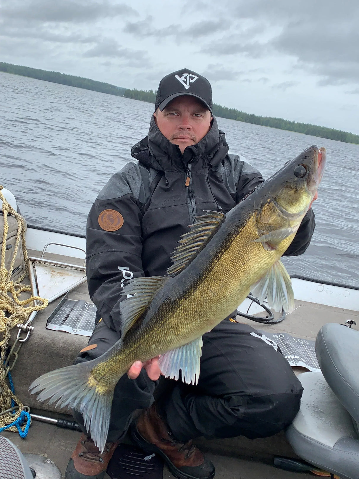 Team K.P Baits LiveCast Pro jigilajitelma 63 kpl - Happy Angler