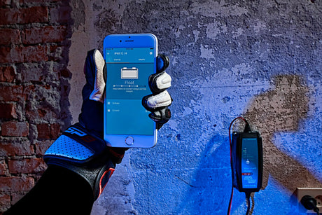 Victron Blue Smart IP65 24V 8A akkulaturi - Happy Angler