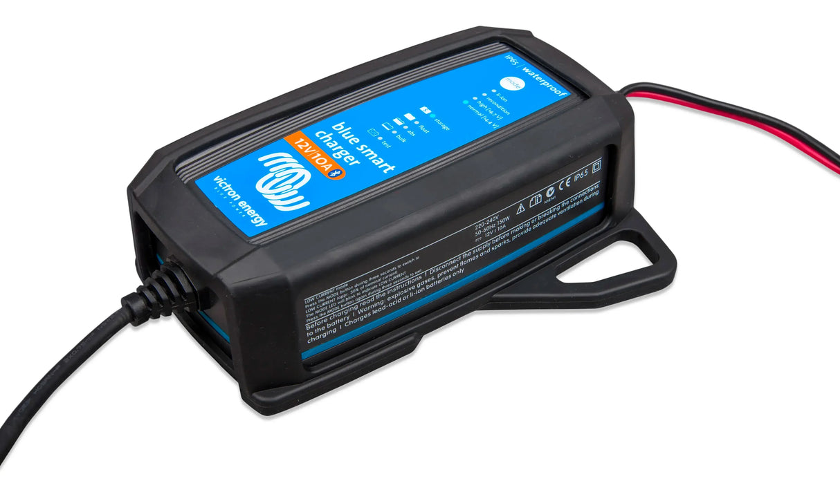 Victron kumisuojus Blue Smart IP65 12V/10-15A ja 24V/8A akkulatureihin - Happy Angler