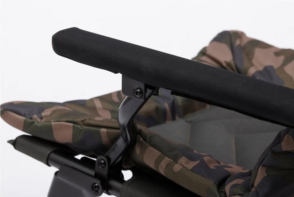 Prologic Avenger Comfort Camo Arm Chair & Cover kalastustuoli