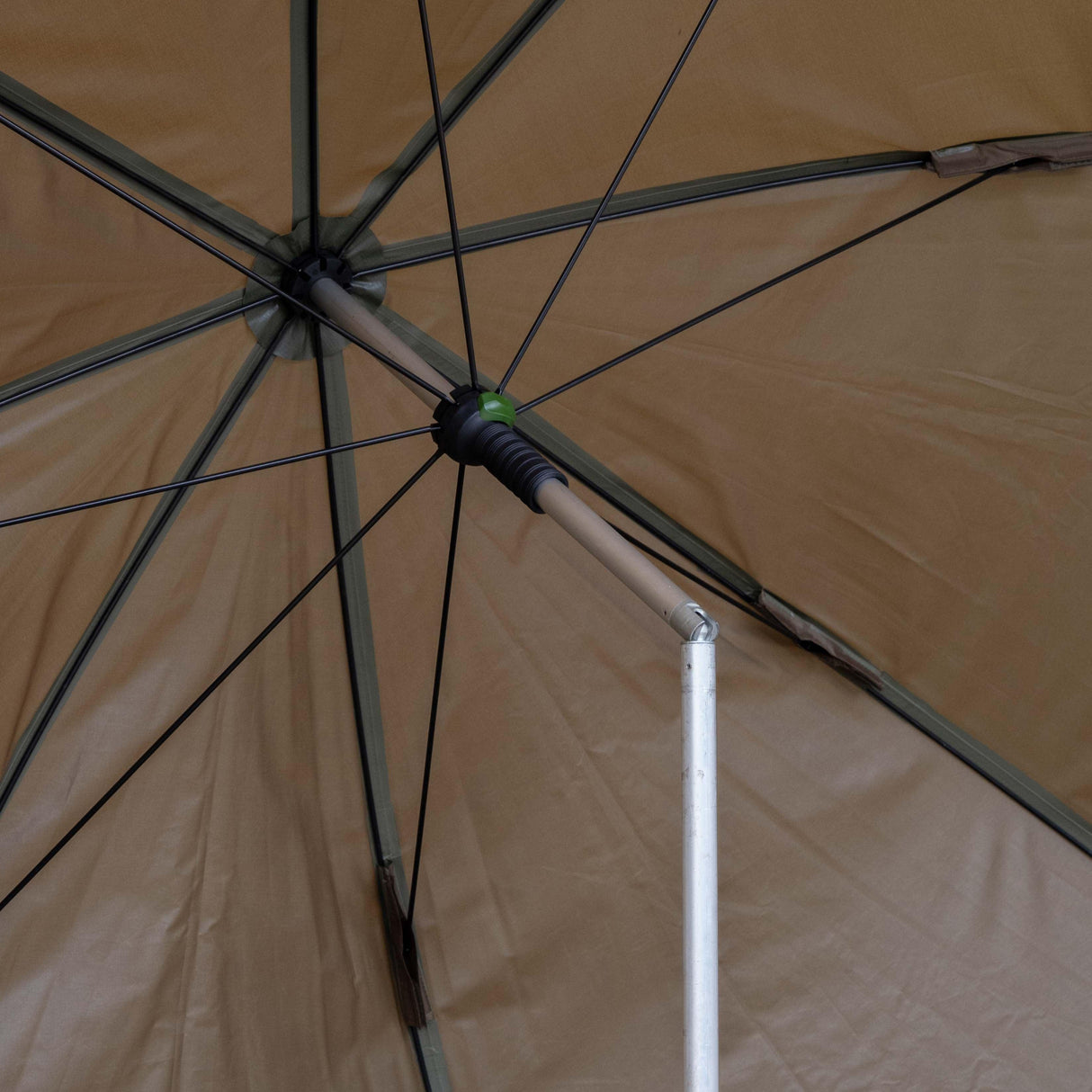 Mikado Fishing Umbrella sivusuojilla ja hyttysverkolla 3 m - Happy Angler