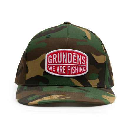 Grundens We Are Fishing Camo Trucker Snapback lippis - Happy Angler