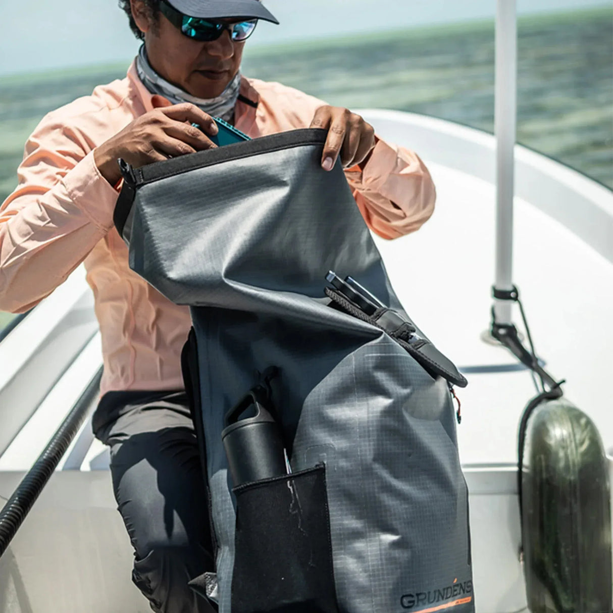 Grundens Wayward Roll Top Backpack 38 L Anchor reppu - Happy Angler